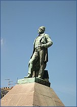 Statue d’Auguste Mariette à Boulogne-sur-Mer.
