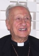 Le Cardinal Roger Etchegaray, membre de l’Académie des sciences morales et politiques.