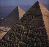 Les pyramides du plateau de Gizeh en Egypte