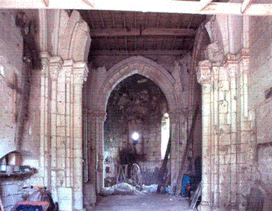 L’abside et une partie des chapiteaux.