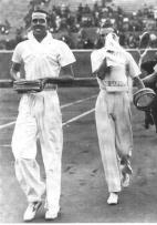 Yvon Pétra et Bernard Destremau après la victoire en double à Roland Garros- 1937