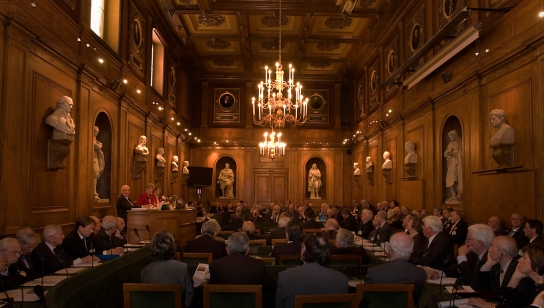 La Rencontre des académies européennes dans la grande salle des séances
