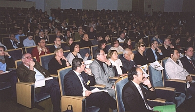 Many people attended the symposium on brain research in Paris. November 2007.