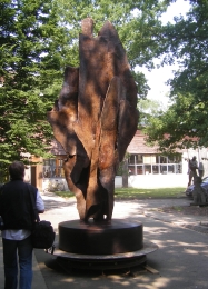 La flamme de la Liberté , sculpture de Jean Cardot, à la Fonderie d’art de Coubertin, 2008