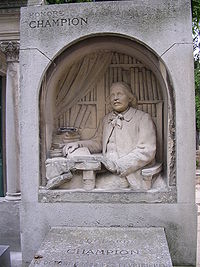 Tombeau d’Honoré Champion dû au sculpteur Albert Bartholomé.