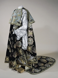 Costume de chevalier de l’ordre du Saint-Esprit ayant appartenu à  l’empereur Alexandre Ier de Russie (1777-1825), 1815
