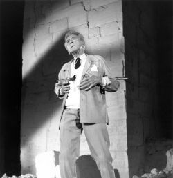 Jean Cocteau transpercé par la lancée de Minerve, 1959, © D.R Lucien Clergue