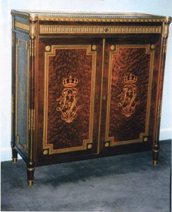 Meuble de la maison Lexcellent. Copie d’un meuble d’appui réalisé par Charles-Erdmann Richter pour Louis XVI