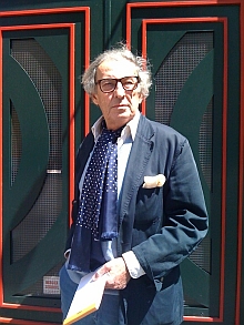 Guy de Rougemont, de l’Académie des beaux-arts, devant son atelier, 19 mai 2010