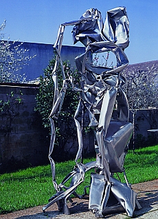 Sculpture d’Albert Féraud (1921-2008), membre de l’Académie des beaux-arts, sans titre 1995, Inox