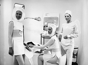 Modèle de Pierre Cardin, infirmières, 1970