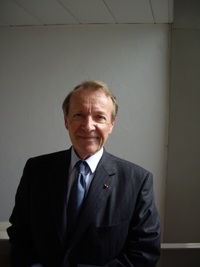 Michel Pébereau au studio de Canal Académie