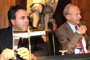 Luc Chatel et Alain Carpentier lors de la remise des prix La main à la pâte 2010