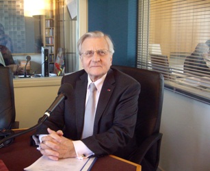 Jean-Claude Trichet, président de la Banque centrale européenne et membre de l’Académie des sciences morales et politiques, dans le studio de Canal Académie le 28 mars 2011.