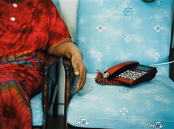 Photographie de Françoise Huguier, Projet « Vertical \/ Horizontal, Intérieur \/ Extérieur. Singapour – Kuala Lumpur – Bangkok « Middle classes » en Asie du Sud-Est à l’aube du XXIe siècle », prix de photographie de l’Académie des beaux-arts-Marc Ladreit de La charrière 2011