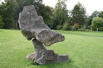 François Weill, granit de Belgique et acier, 2009, Biennale de Sculpture de Yerres, septembre 2011