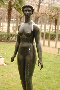Le bronze Jeannette élaboré en 1951 que l’on peut admirer dans le jardin des Tuileries à Paris