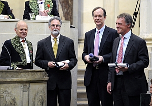 Le Grand Prix scientifique Lefoulon-Delalande 2012 est attribué à William G. Kaelin, Peter J. Ratcliffe et Gregg L. Semenza. Il a été remis par Alain Carpentier, membre de l’Académie des sciences