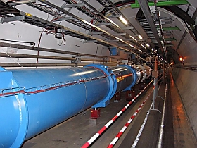 Tunnel du LHC, l’un des plus puissants accélérateurs de particules au monde qui se trouve à la forntière franco-suisse.