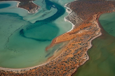 	 Yann Arthus-Bertrand, Shark Bay, Big Lagoon dans le Francois Peron National Park, péninsule Peron, Australie-Occidentale, Australie (25°45’ S - 113°27’ E).