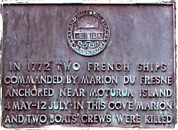 Plaque à la mémoire de Marc-Joseph Marion Dufresne et son équipage, Bay of Islands, Nouvelle-Zélande
