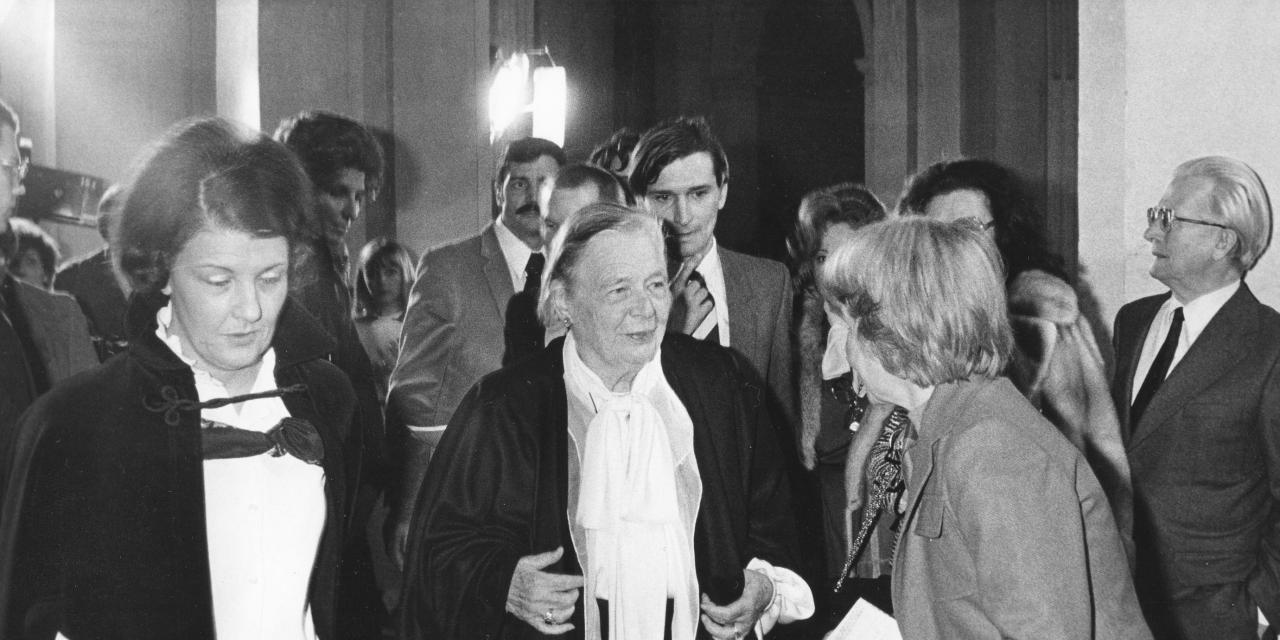 Marguerite Yourcenar par JeanDenis Bredin, de l’Académie française Canal Académies Marguerite Yourcenar par JeanDenis Bredin, de l’Académie française Canal Académies